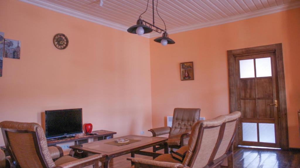 Takht House Villa Dilijan Bilik gambar
